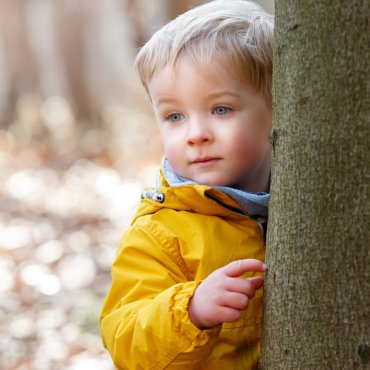 FFotograf-Hannover-Kinderfoto-Junge Wald